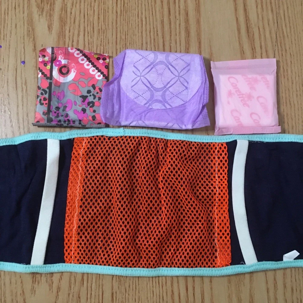 New Doggie 🐶 Unisex Diapers 18” Length 5” Wide Elastic Straps Velcro Closure